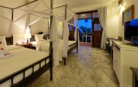   Ancient House Resort 4*  12