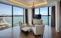 Vinpearl Condotel Beach Front Nha Trang 5*  4