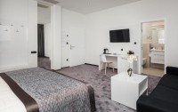 Baotic Apartments 5*  3