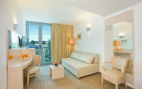 Valamar Crystal Sunny Plus Hotel 4*  2