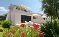   Sunny Side Apartments Petrcane 4*  9