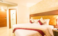   Hemingways Silk Hotel 3*  24