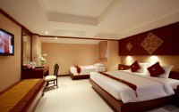   Rayaburi Hotel Patong 3*  11