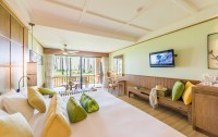   Katathani Phuket Beach Resort 5*  7