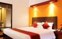   All Seasons Naiharn Phuket 3*  9