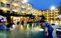   Thara Patong Beach Resort & Spa 4*  33