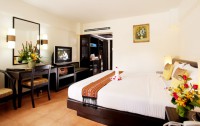   Thara Patong Beach Resort & Spa 4*  15