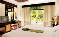   Thara Patong Beach Resort & Spa 4*  12