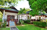   First Bungalow Beach Resort 3*  9