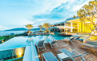   Crest Resort & Pool Villas 4*  11