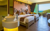   Crest Resort & Pool Villas 4*  33