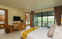   Maikhao Palm Beach Resort 3*  33