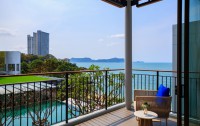   Renaissance Pattaya Resort & Spa  5*  38