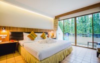   Karon Whale Resort 3*  14