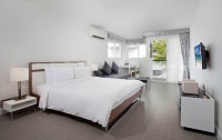   X2 Vibe Phuket Patong 4*  9