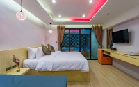   One Loft Hotel 3*  25