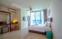 Surin Beach Resort 4*  2