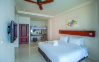   Surin Beach Resort 4*  18