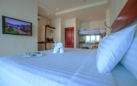   Surin Beach Resort 4*  17