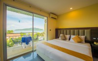   The Chalong Beach Hotel 4*  25