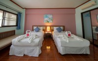   Bay Beach Resort  3*  53