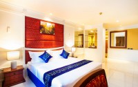   Floral Hotel Dolphin Circle Pattaya 4*  9