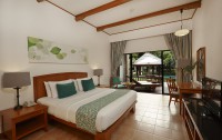 Woodlands Hotel & Resort 3*  5