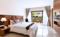   Patong Lodge Hotel 3*  28