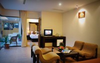   Patong Lodge Hotel 3*  19