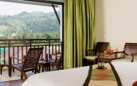   Alpina Phuket Nalina Resort & Spa 4*  8