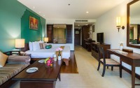   Ravindra Beach Resort & Spa 4*  63