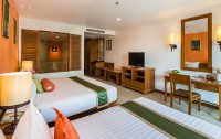   Ravindra Beach Resort & Spa 4*  53