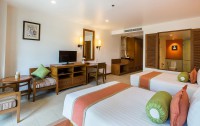   Ravindra Beach Resort & Spa 4*  15