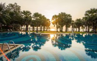   Ravindra Beach Resort & Spa 4*  7