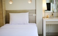   Sunshine Hotel & Residences 3*  25