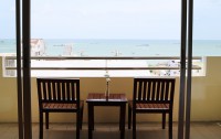   Sunshine Hotel & Residences 3*  7