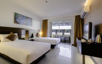   Baron Beach Hotel 3*  13