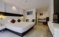   Baron Beach Hotel 3*  12