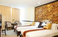   Jomtien Holiday Hotel 3*  7