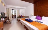   Sunwing Kamala Beach 4*  64