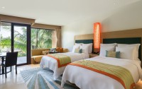   Renaissance Phuket Resort & Spa 5*  6