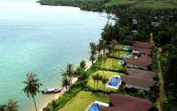   The Village Coconut Island 5*  9