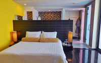   Tsix5 Hotel 3*  65