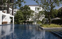   Woodlands Suites Serviced Residences 3*  32