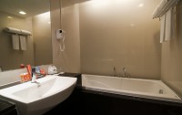   The Ashlee Heights Patong Hotel & Suites 3*  9