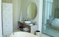 Sala Phuket Resort & Spa 5*  3