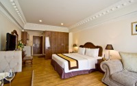   Lk Royal Suite 4*  16