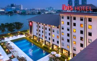   Ibis Bangkok Riverside 3*  11