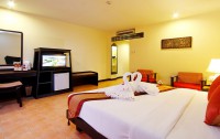 Kata Sea Breeze Resort 3*  2