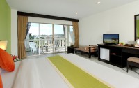   Kata Sea Breeze Resort 3*  8